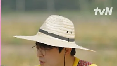 Cho Jung-seok's witty banter with a spider steals the show