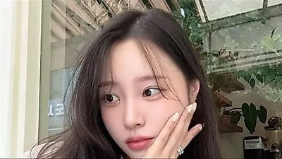 Park Sung-kwang and Lee Sol-yi dispel divorce rumors with affectionate social media exchange