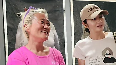 Kim Hye-soo stuns in casual jeans and white T-shirt at 55