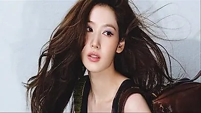 Minatozaki Sana (TWICE) là sự kết hợp hoàn hảo giữa thần tượng và người mẫu
