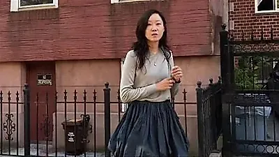 コン・ヒョジン、ニューヨークの街角で魅せた洗練されたスタイル。46歳とは思えぬ美貌と挑戦