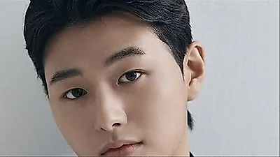 Lee Jong-hyuk's son Lee Tak-su to appear on 'Knowing Bros'