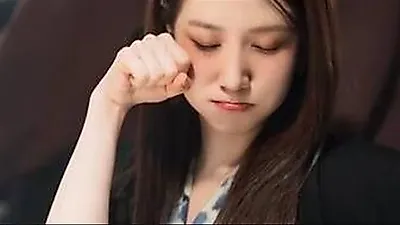 Park Eun-bin reveals 'chillingly cute' charms on set