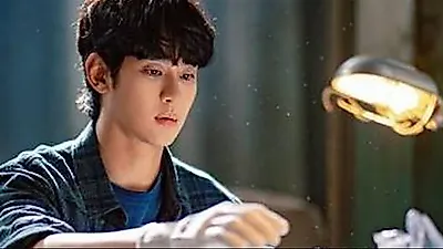 Kim Soo-hyun makes grand return on Indonesian TV to cheers from fans
