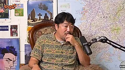 Film poster designer Park Si-young settles in Goheung with partner of 15 years