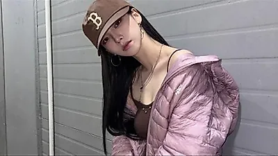 aespa KARINA发布秋日画报，尽显清冷高级感
