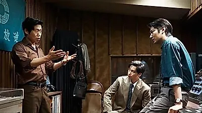 映画『暗殺者たち』の歴史歪曲論争、なぜユ・ヘジンにまで波及しているのか