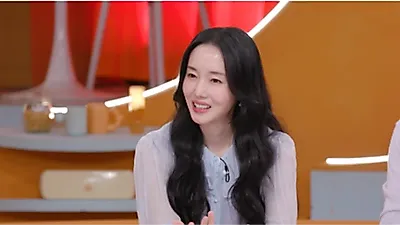 Lee Jung Hyun Reveals Her Doctor Husband Is Such a Cheapskate Compared to When They Dated