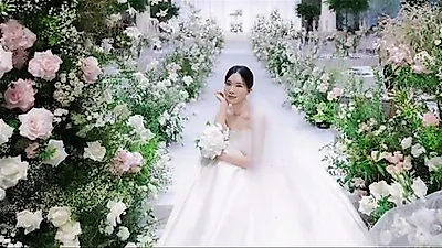 Kim Na-hee marries entrepreneur with Lee Chan-won and Song Ga-in attending