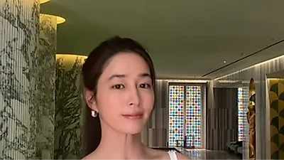 Rhee Min-jung Shows Off Stunning Figure in Swimsuit in Rome—Who Is the Friend Beside Her?
