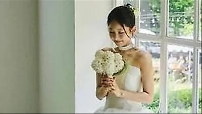 Lee Soo-bin Shares Wedding Emotions in Pure White Dress and Bouquet