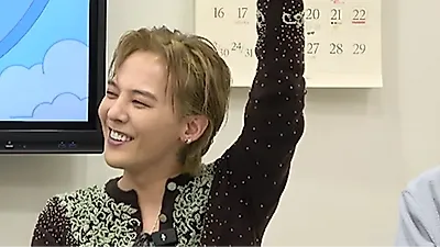 G-Dragon reveals he is "too analog" for mobile banking