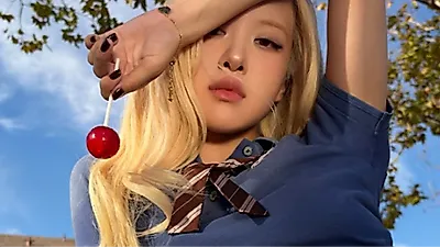 BLACKPINK Rosé新歌《new trick》热度爆发，联动苹果公司展现全球艺人价值
