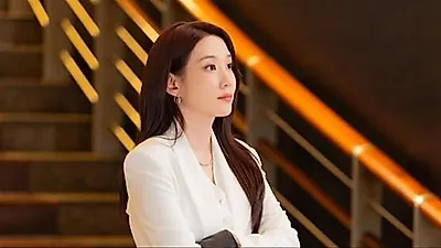 Park Eun-bin, Heiress With the Ability to See Ghosts in 'Heart-Stopping Romance'