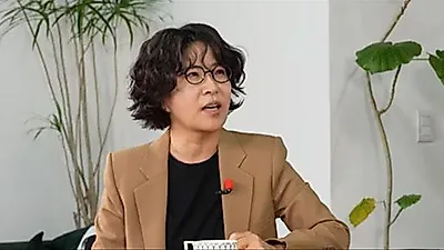 Lee Seon-hee, Kiểu Tóc Táo Bạo Sau 40 Năm — 'Muốn Trở Thành Bà Ngoại Dễ Thương'