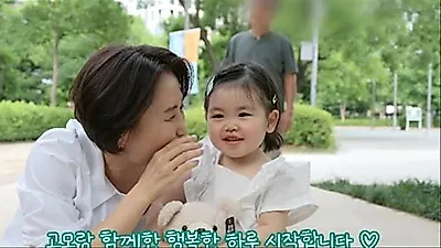 Park Soo Hong shares heartwarming moments with daughter J and Park Kyung Lim
