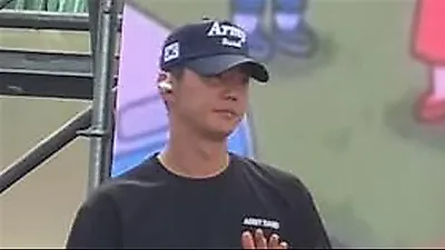 イ・ジュニョン、軍楽隊の制服姿でダンス披露！軍隊向きの素質にファン歓喜