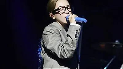 Park Dara khoe thần thái 'Kingsman' với thân hình mảnh mai 37kg