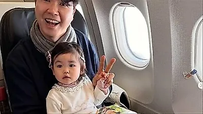 Park Soo Hong apologizes for flight delay following child's crying