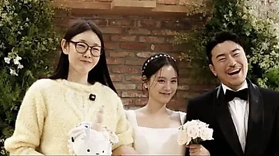 Lee Si Eon Becomes a Father; Han Hye Jin Joined His Maternity Photoshoot While Jeon Hyeonmu Only Left a 'Like'