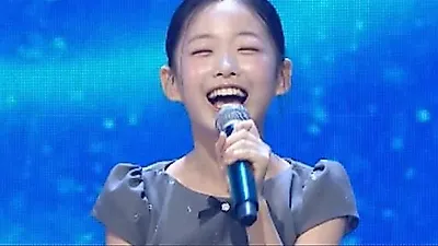 Trot's 'Nation's Granddaughter' Soo Yeon Lee named youngest 'Hot Star'