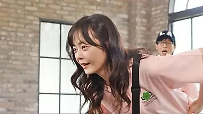 Jeon So-min Returns to Running Man, Revealing Her Own Dating History to Win