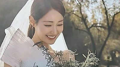 Shin Seul-ki stuns in new wedding pictorial
