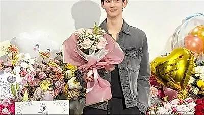 キム・スヒョンが1年半の沈黙を破り復帰。痩せた顔立ちと笑顔が話題に