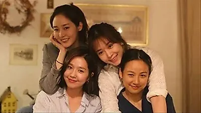 Fin.K.L hội ngộ đầy đủ: Sung Yu-ri đóng vai em út khi dạy các thành viên từ mới