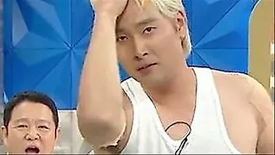 Comedian Yoo Young-woo goes all out on 'Radio Star' debut