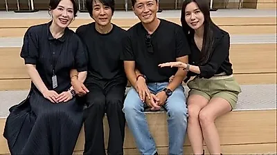 Iconic celebrity couples Choi Soo-jong & Ha Hee-ra and Jin Tae-hyun & Park Si-eun meet