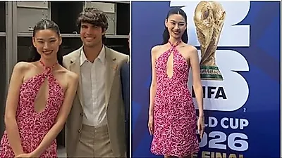 チョン・ホヨン、W杯決勝で魅せた大胆なドレス×スニーカーの着こなし
