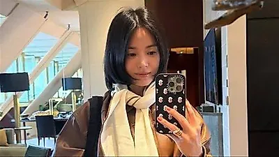 Song Hye Kyo stuns with chic short bob look