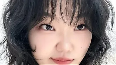 Lee Soo-hyun (AKMU) khoe vóc dáng thon gọn sau khi giảm 30kg