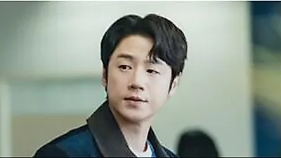 Jung Jun-won hóa thân thành chồng của Gong Hyo-jin, đóng vai phóng viên chính nghĩa trong 'Married Woman Killer'