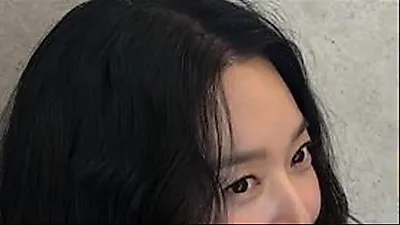 Shin Min-a wishes success for Na Hong-jin's 'Hope' following director's support