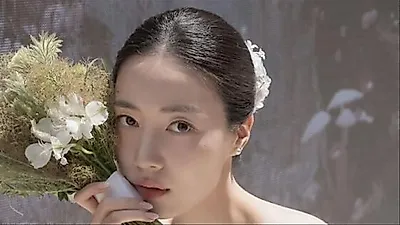 T-ARA's Ryu Hwa-young: A Visual Representation of Her September Wedding Narrative