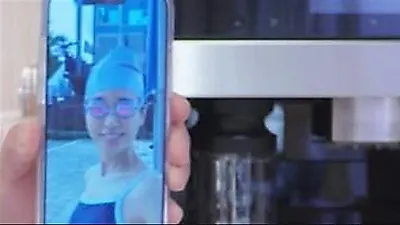 Ahn Eun-jin tiết lộ cách 'sinh tồn' bất ngờ tại hồ bơi sông Hàn