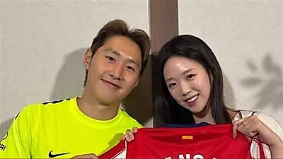 Ji Ye Eun公开与李刚仁、Baek Hyun Jin合影，粉丝调侃准新郎Vata会嫉妒