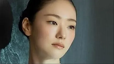 チョン・ヨビン、優雅さと知性美を兼ね備えた圧倒的な存在感で魅了