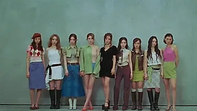 I.O.I tái hợp sau 10 năm và giành vị trí số 1 với ca khúc 'Gapjagi'
