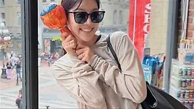 ハン・ジヘ、検事の夫と6歳の娘とカナダへ。10時間の長距離飛行も「リアルな家族旅行」として公開