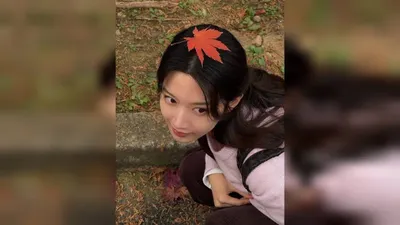 Moon Ga-young shows playful side in new autumn leaf photo collection