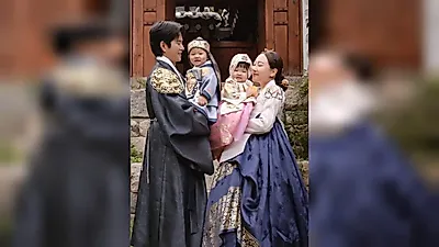 Tiệc thôi nôi của cặp song sinh Son Min-su ♥ Im Ra-ra gây tranh cãi với đội ngũ quay phim lên đến 45 người