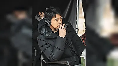 Jung Woo-sung Suddenly Resigns as Director of Agency—What is Happening with Lee Jung-jae?