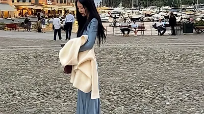Han Ye-seul proves pregnancy rumors wrong with actions rather than words—showing off a tight-fitting dress