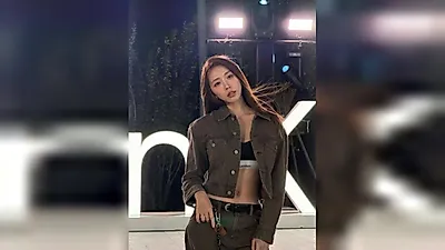 Influencer Sung Hae-eun reveals mature side with bold new styling