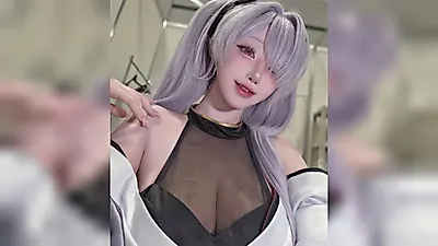 コスプレモデルのヤサル、ファンの唇に連続キス－5000万回再生