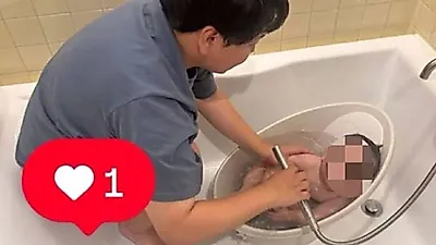 KwakTube, Undressed While Bathing Son? – 'Like' Emoji Creates Optical Illusion