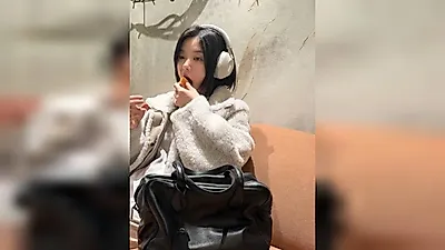 スパイ役のキム・ユジョン、SNSでみかんを食べる日常を公開